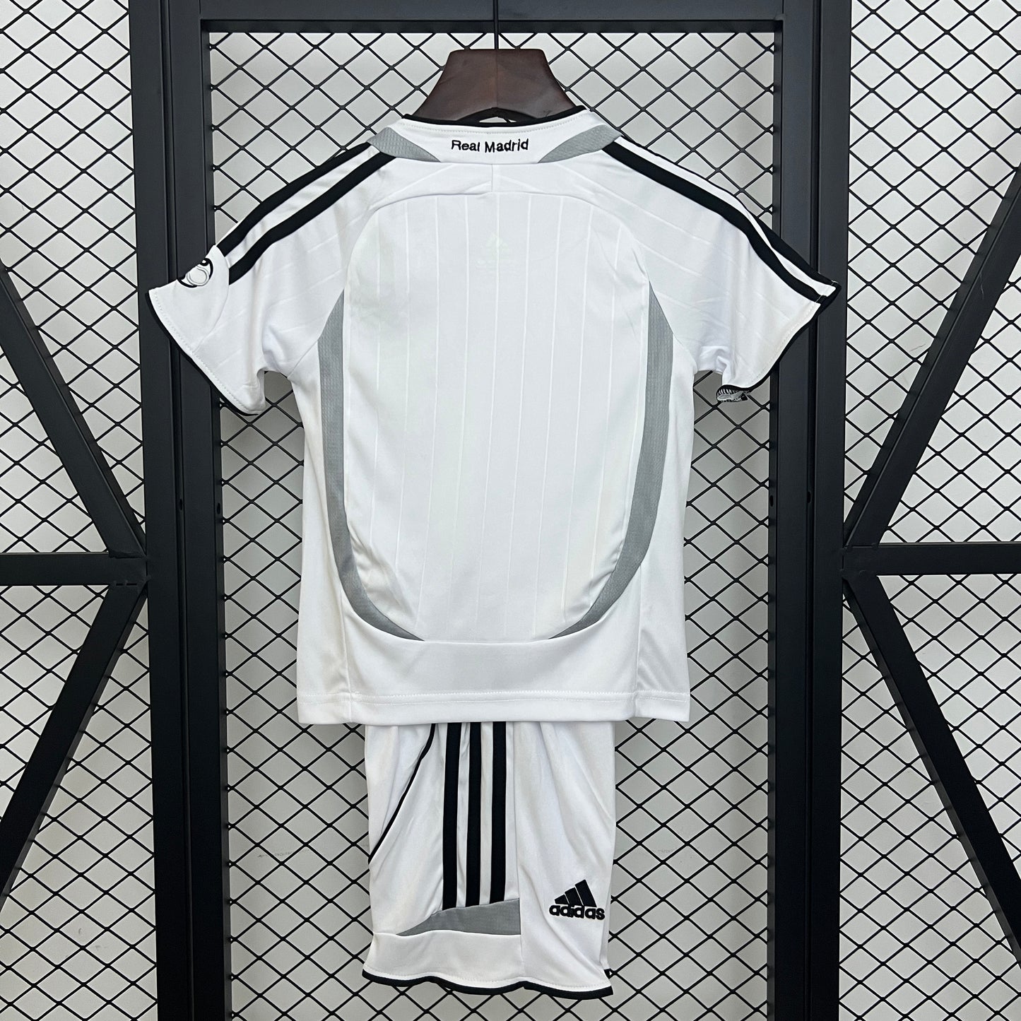 Retro Real Madrid 06/07 Home Premium Kids Set