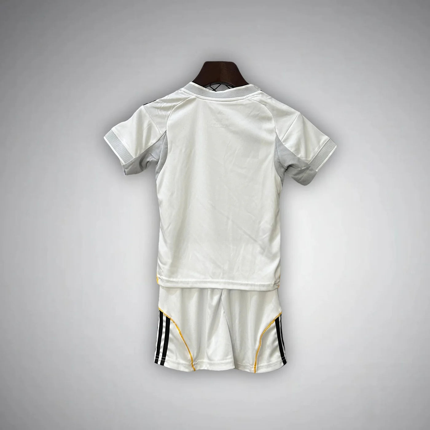Real Madrid 2025/26 Kids Home Soccer Jersey Set