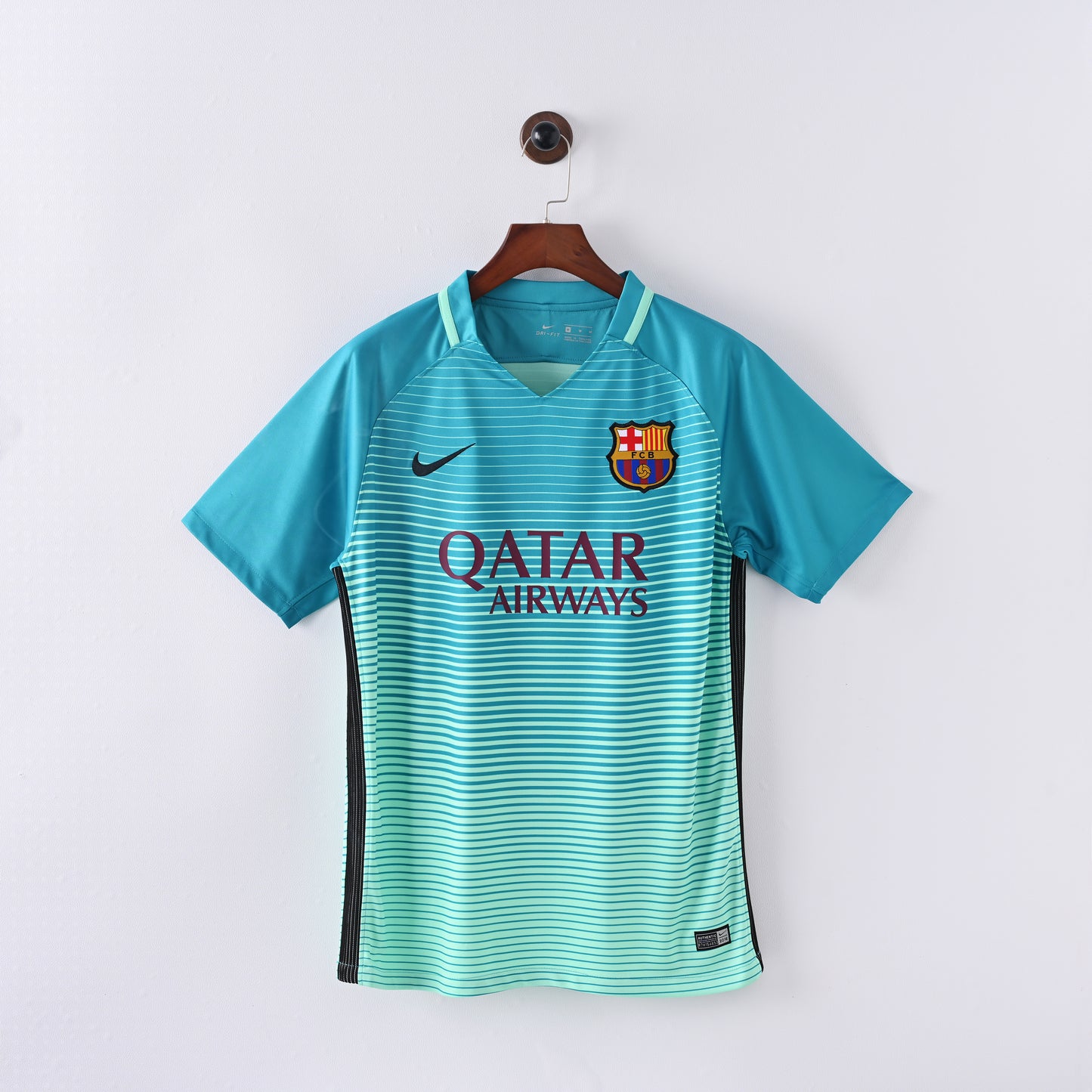 Retro Barcelona 16-17 Away Jersey