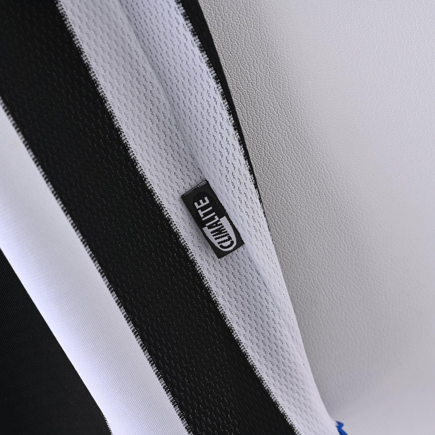 Retro Newcastle United 99/00 Home Jersey