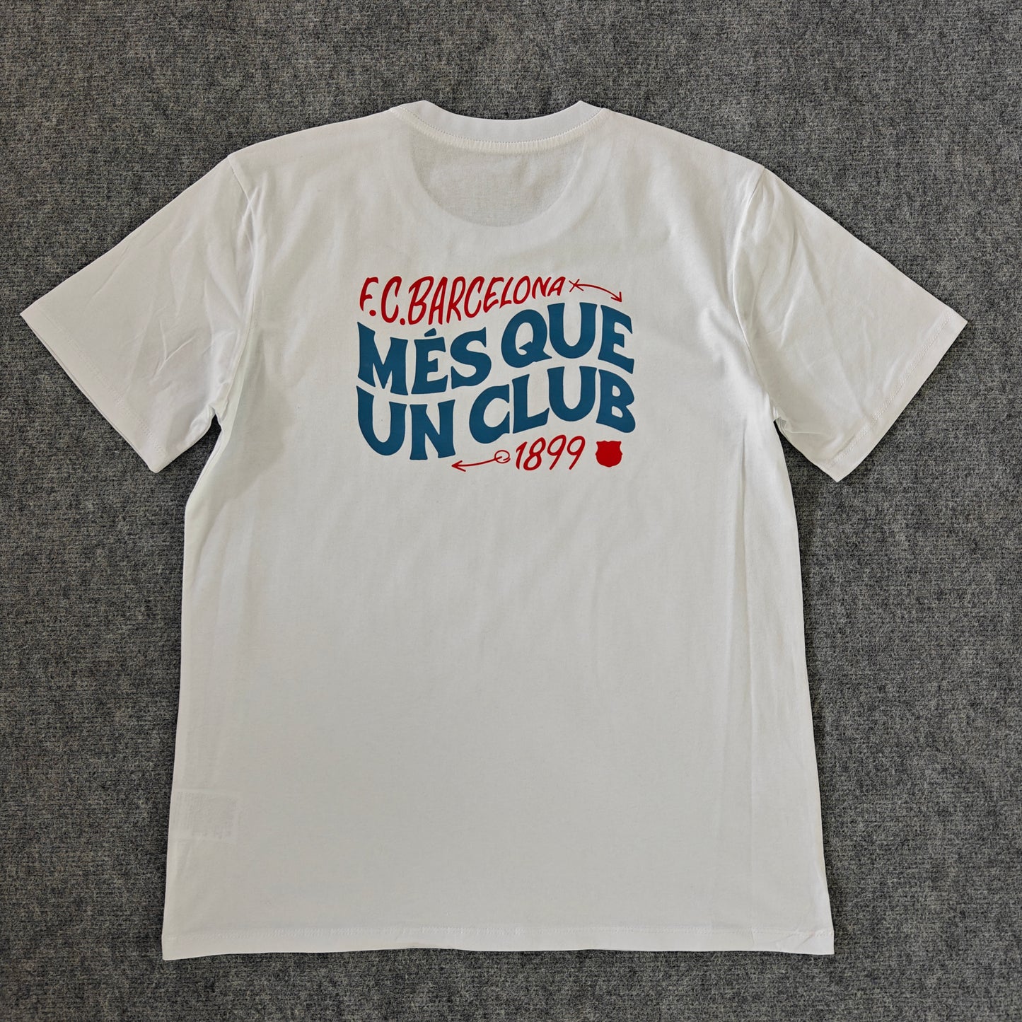 Men's FC Barcelona "MES QUE UN CLUB" T-Shirt