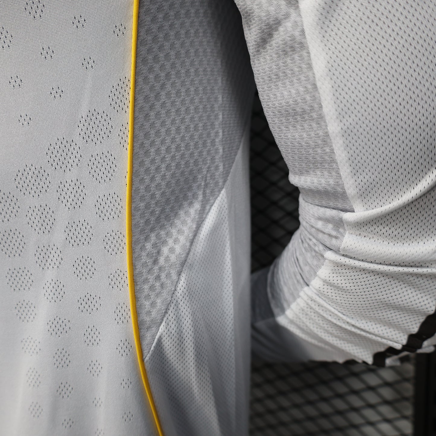 25-26 Real Madrid Home Long-Sleeve Authentic Jersey