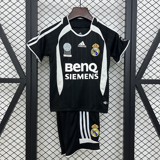 Retro Real Madrid 06/07 Away Premium Kids Set