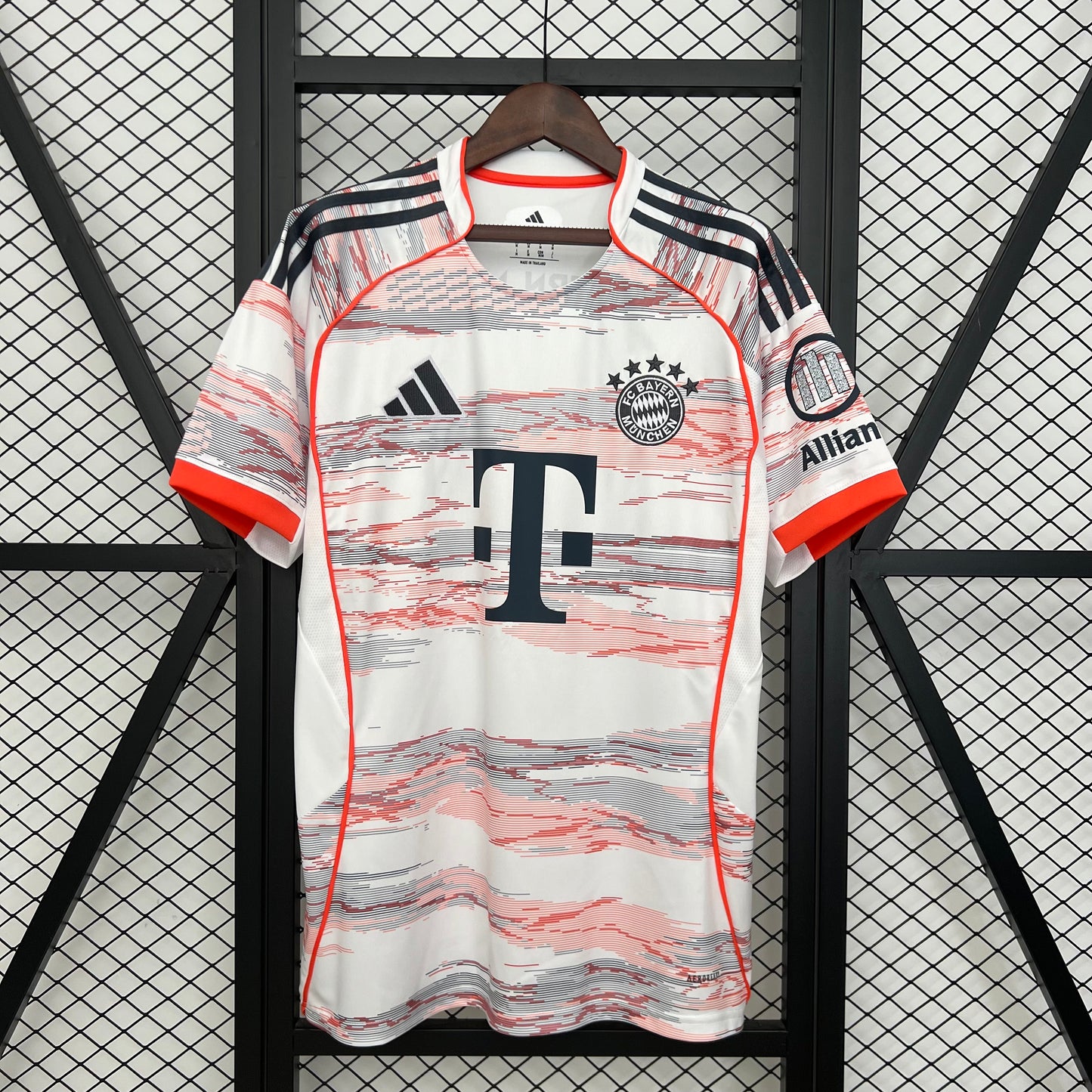 FC Bayern Munich 2025/26 Away Jersey