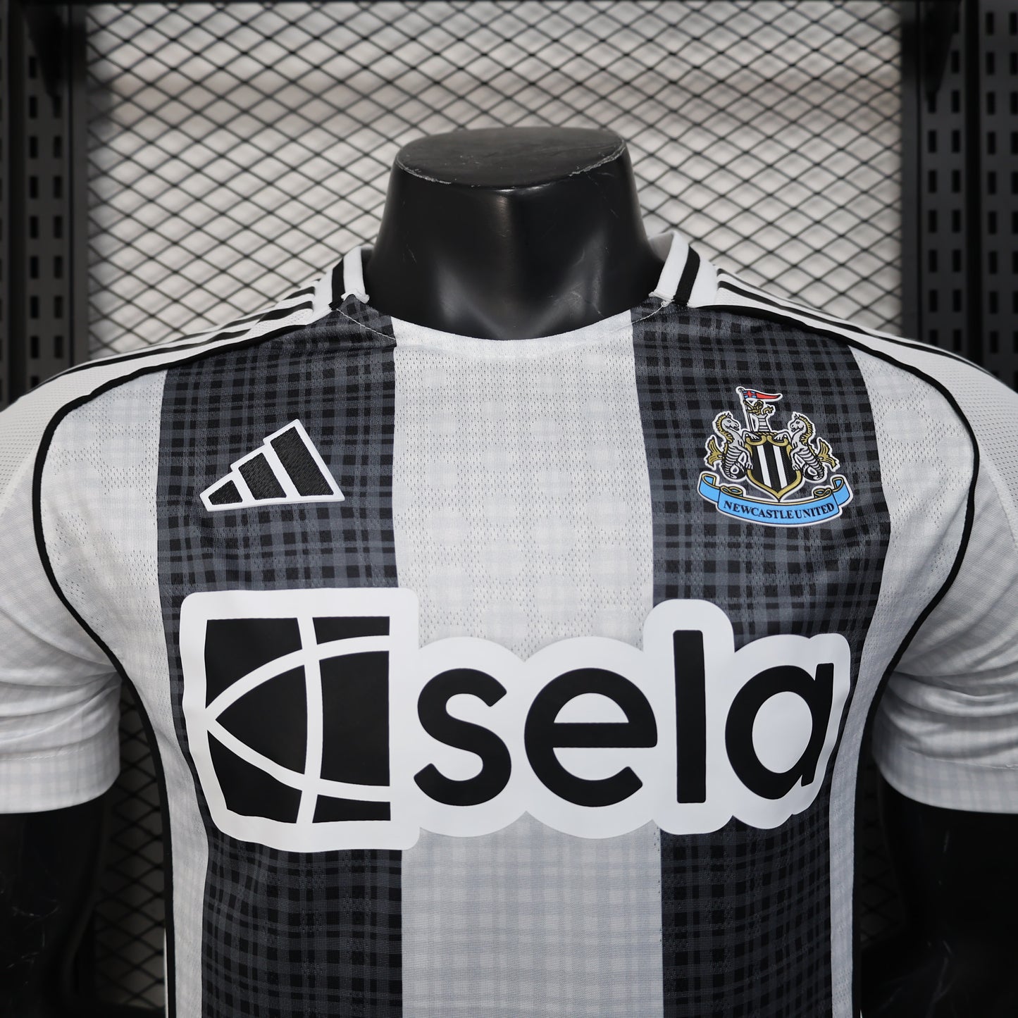 25-26 Newcastle United Home Authentic Jersey