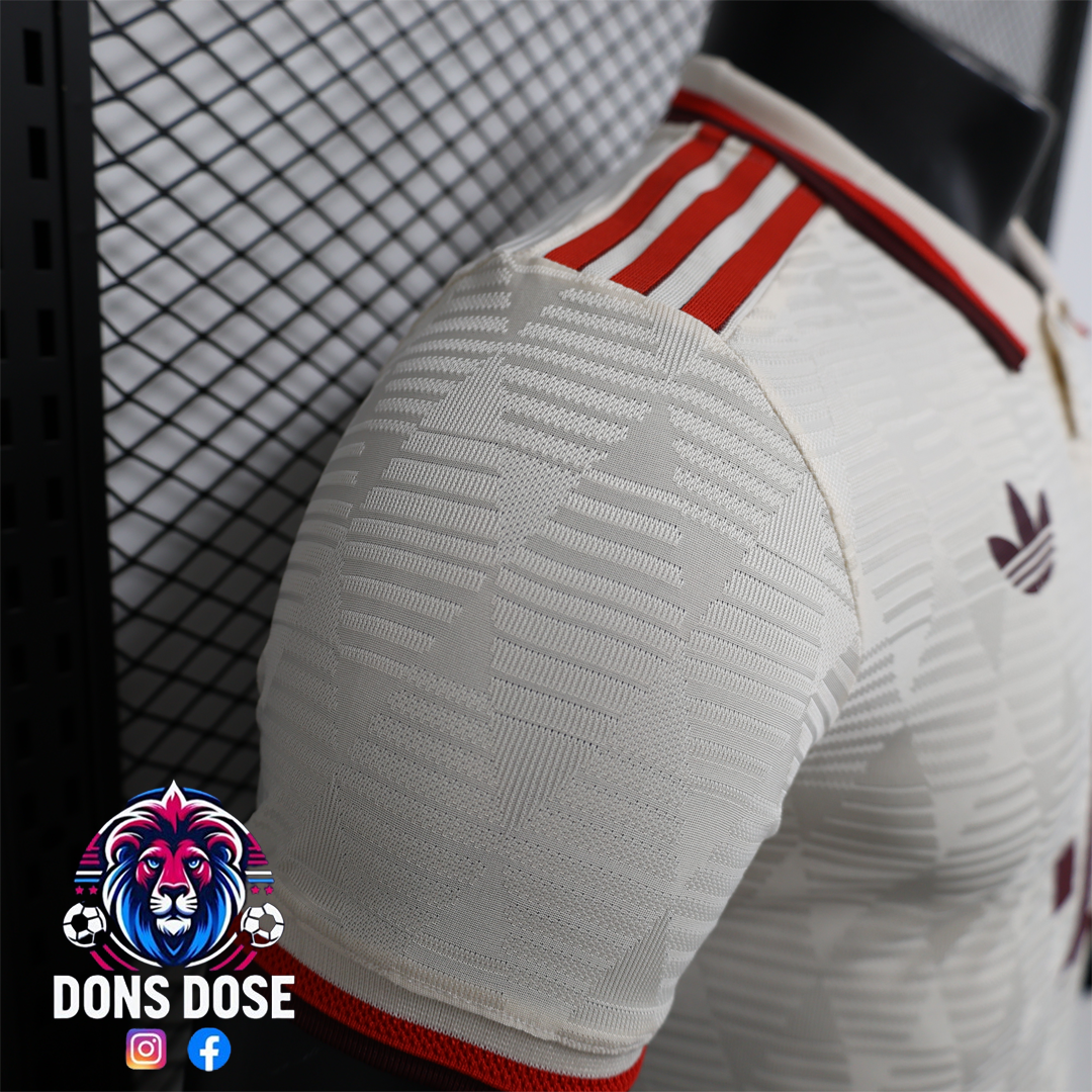 Camiseta de fútbol de visitante del Bayern Munich 24/25