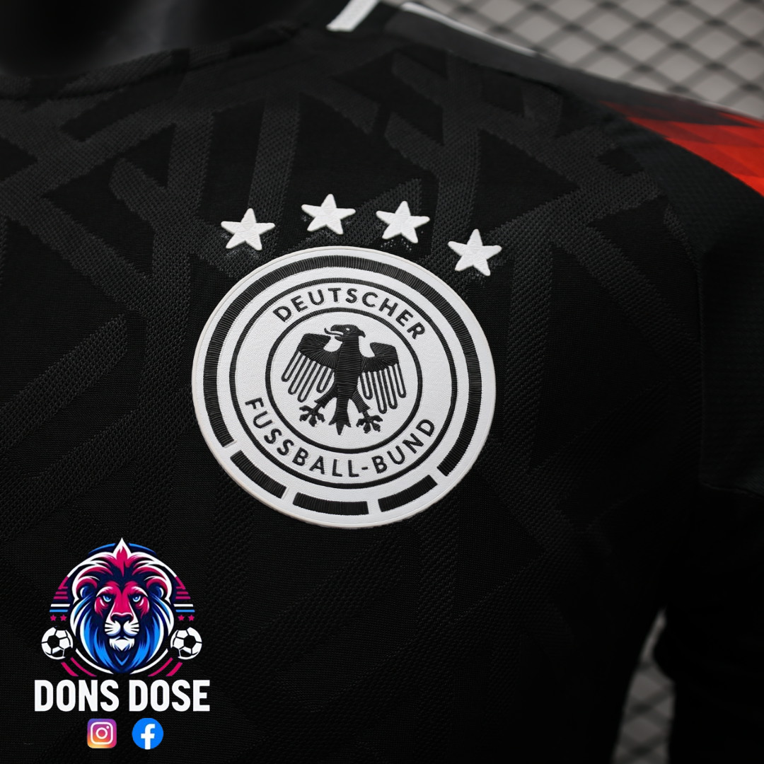 Camiseta de fútbol local de Alemania 2024, color negro