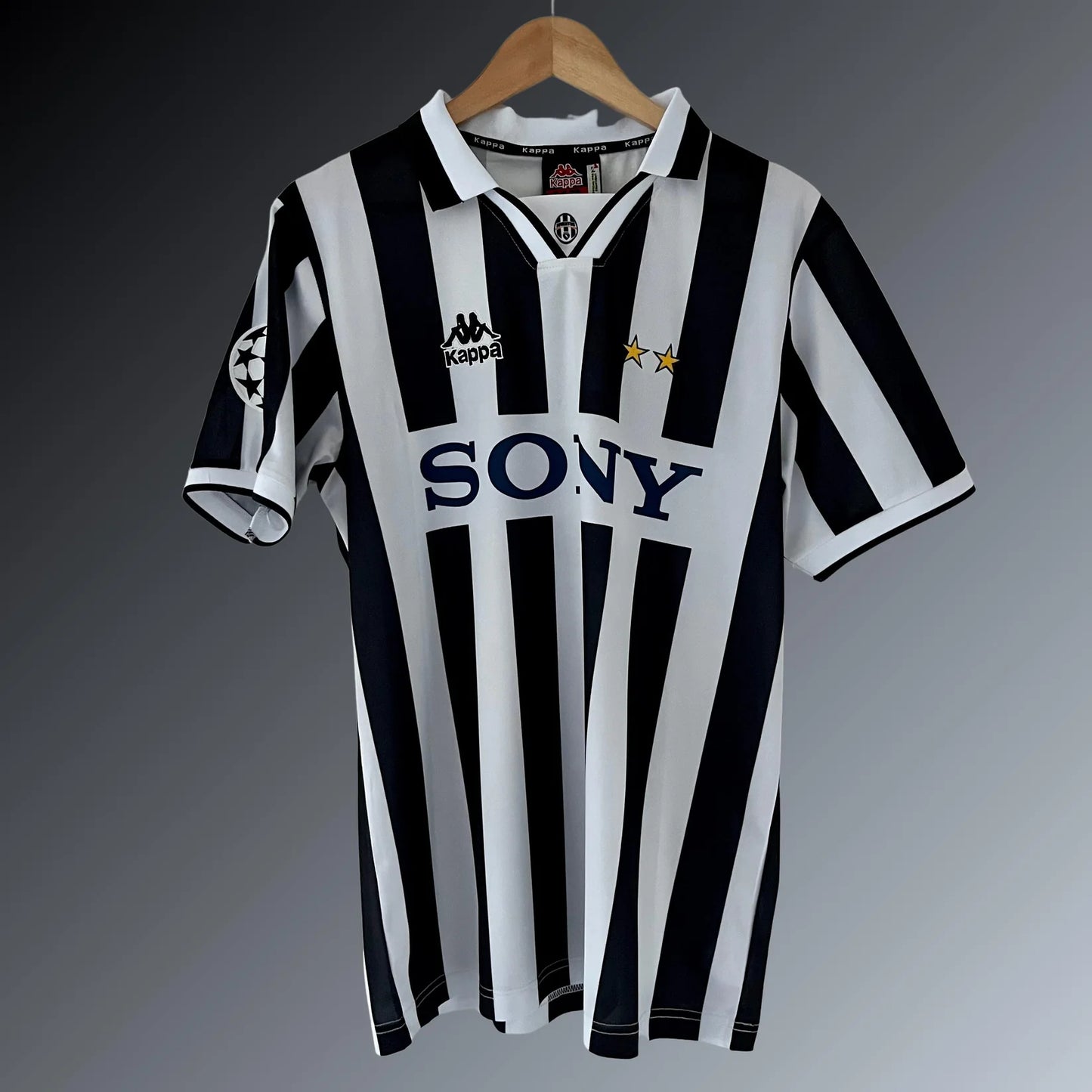 Retro Juventus Shirt 1996-97 Home Jersey