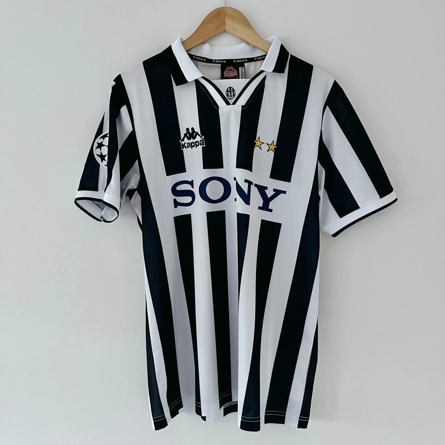Retro Juventus Shirt 1996-97 Home Jersey