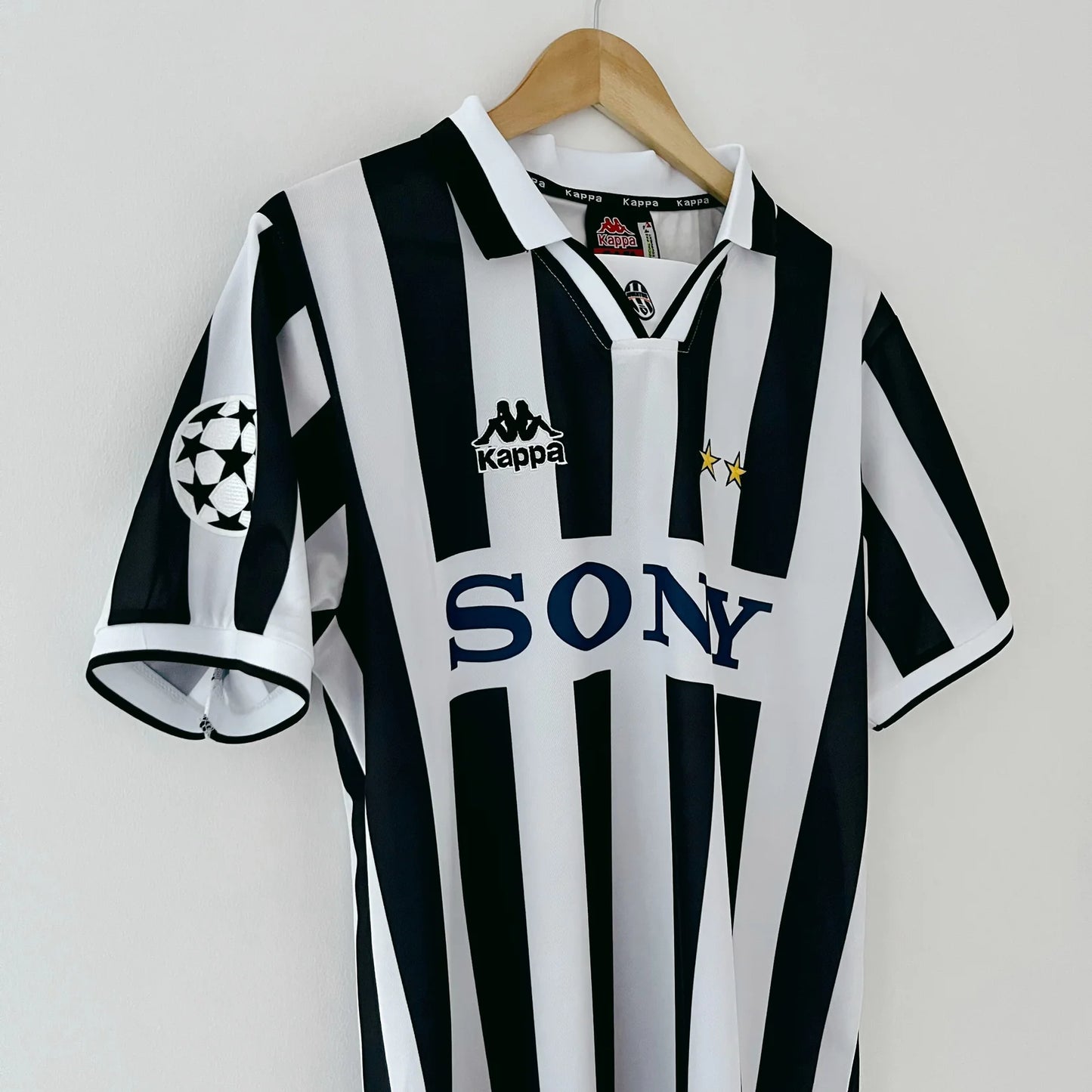 Retro Juventus Shirt 1996-97 Home Jersey