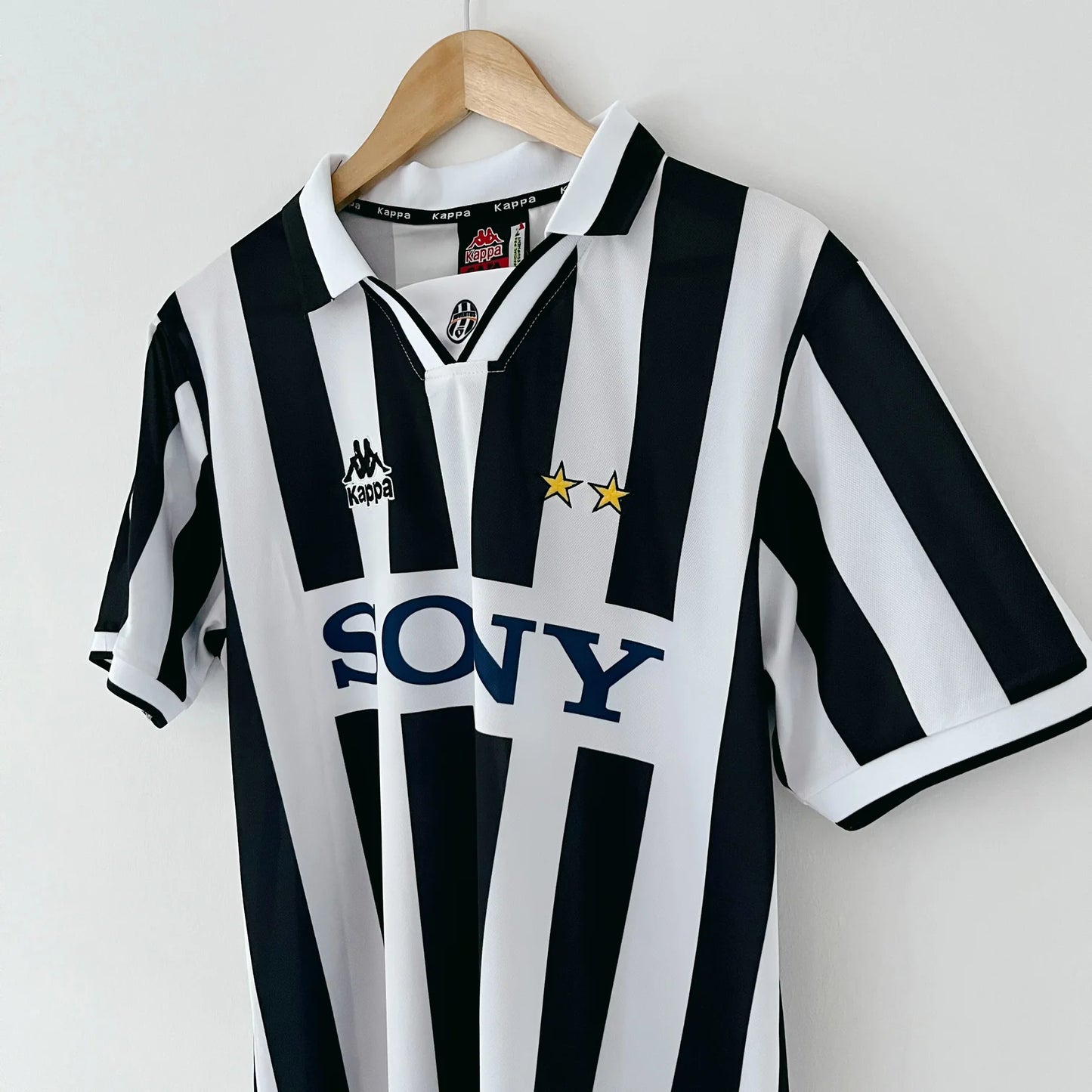 Retro Juventus Shirt 1996-97 Home Jersey