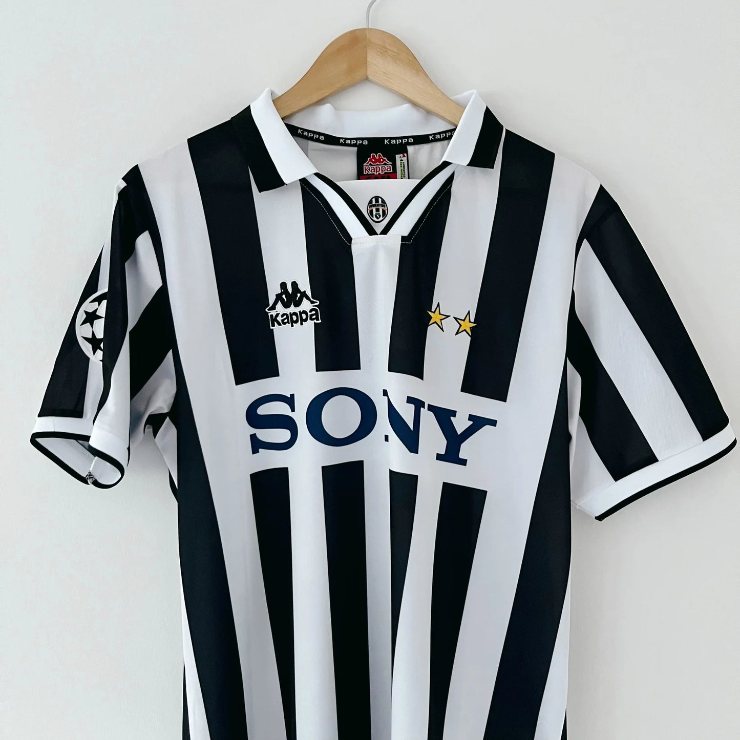 Retro Juventus Shirt 1996-97 Home Jersey