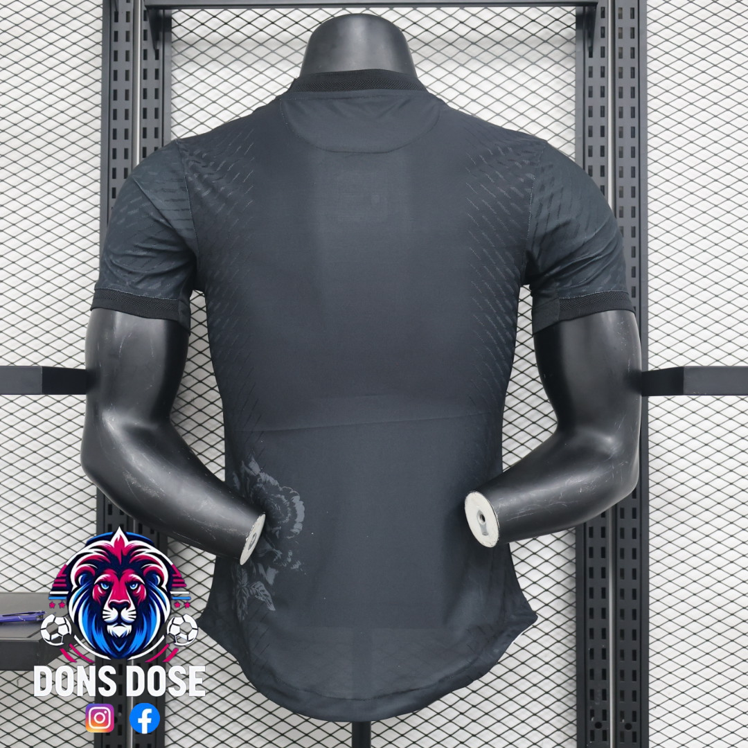 Camiseta de fútbol edición especial Black Rose del Real Madrid