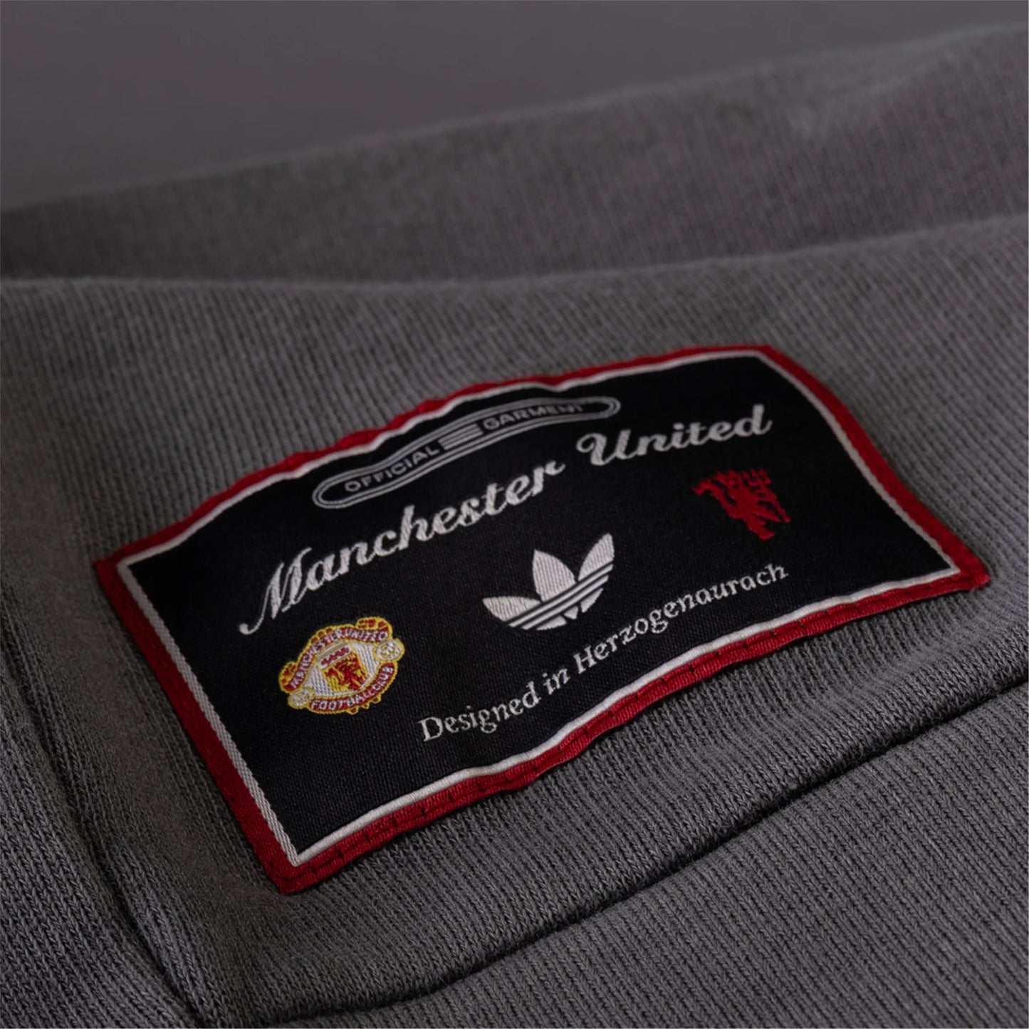 Manchester United 2025 Icon Long Sleeve Training Jersey