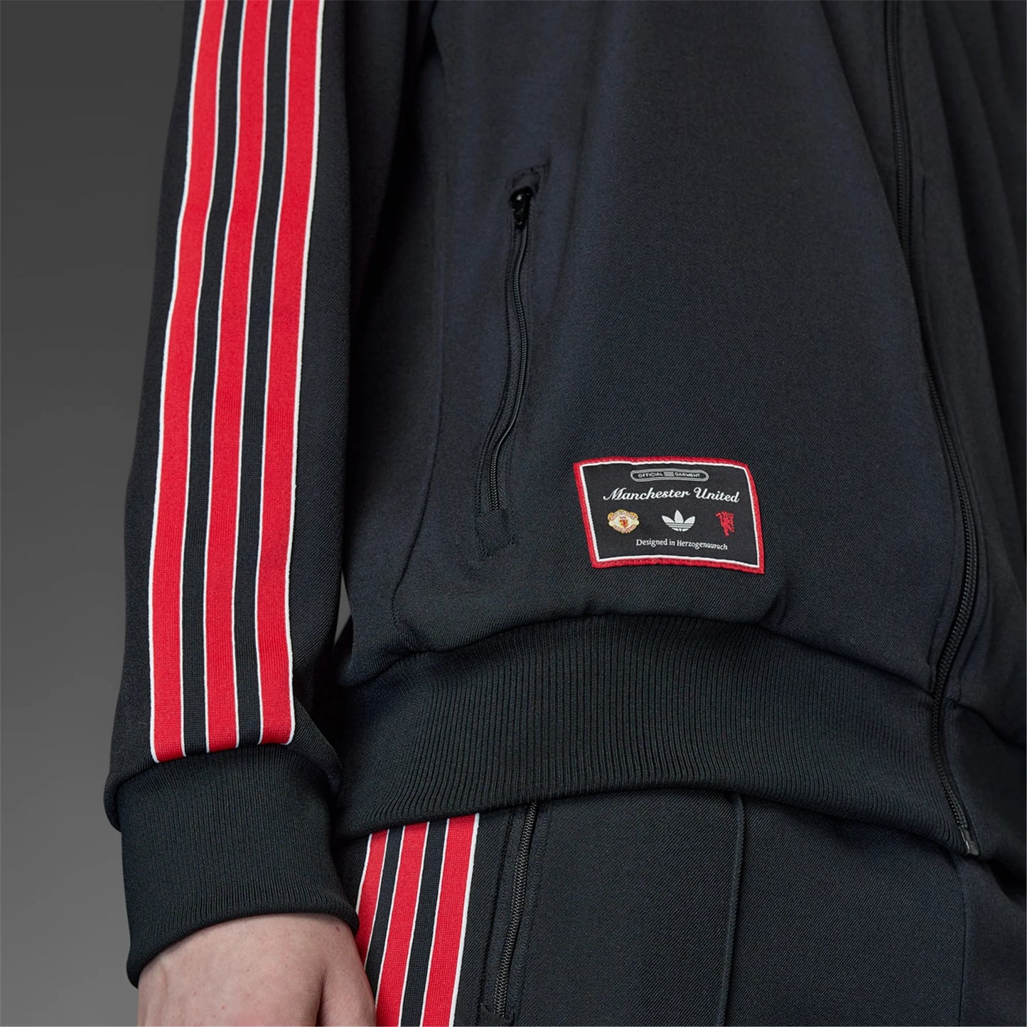 Manchester United 2025 Icon Jacket