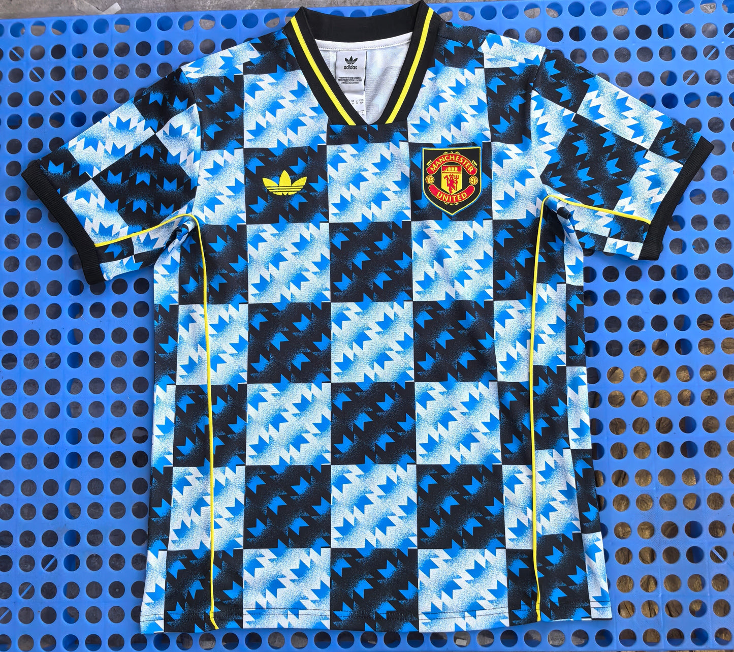 Manchester United Retro Trefoil 25/26 T-Shirt Jersey